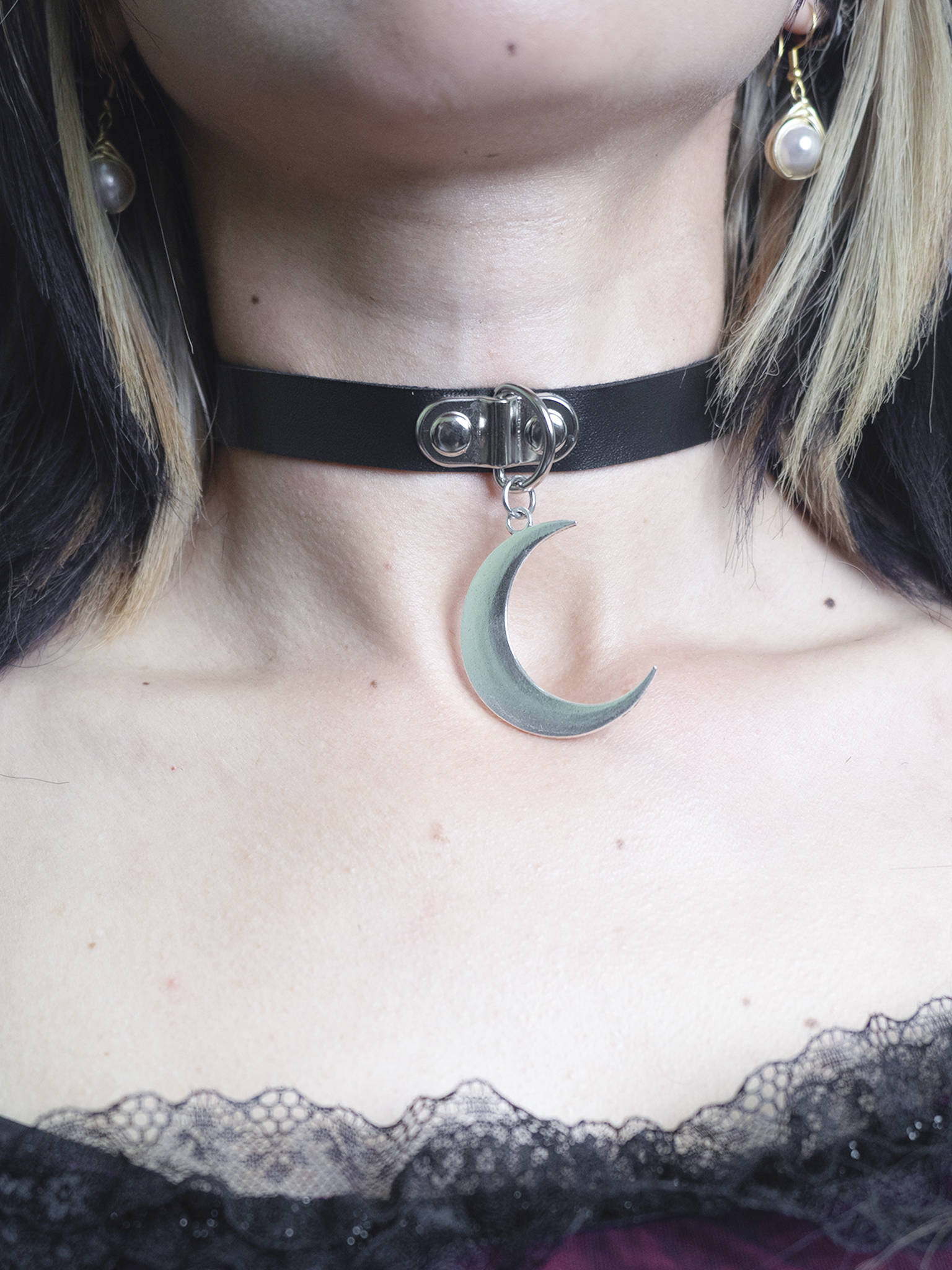 Moon Choker